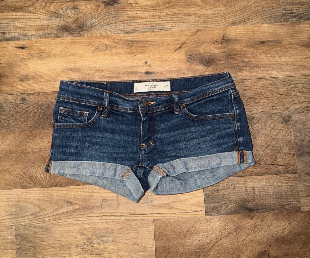 Abercrombie & fitch women’s low rise dark wash cuffed blue jeans shorts